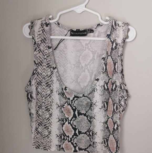 Pretty little thing 2 piece set - Picture 7 of 10